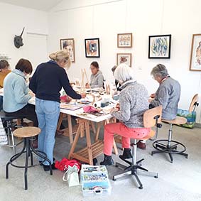 Cours de peinture pour adultes : dessin et aquarelle à Saint-Malo, Cancale, Dol-de-Bretagne. Tous niveaux, débutants et perfectionnement. Activité artistique de loisir.